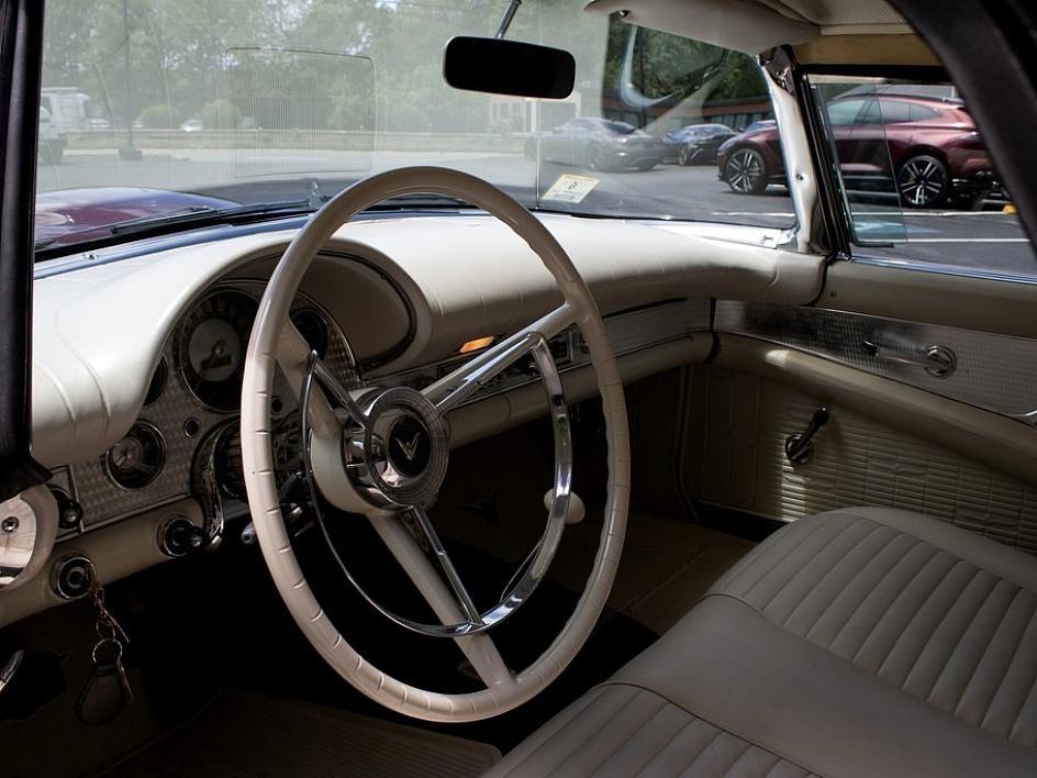 1957 Ford Thunderbird