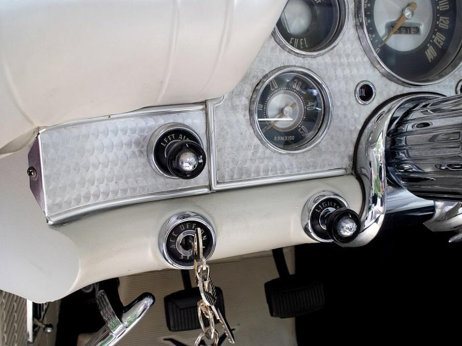 1957 Ford Thunderbird