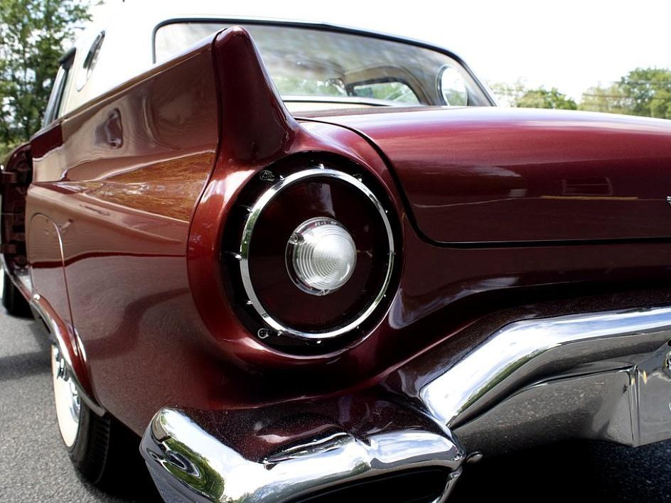 1957 Ford Thunderbird
