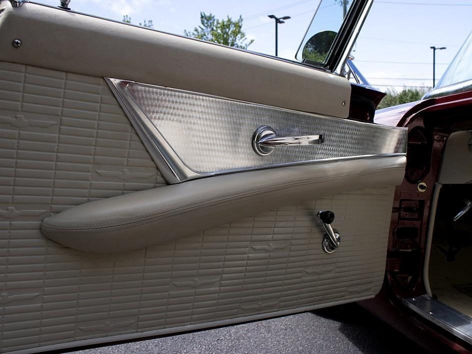 1957 Ford Thunderbird