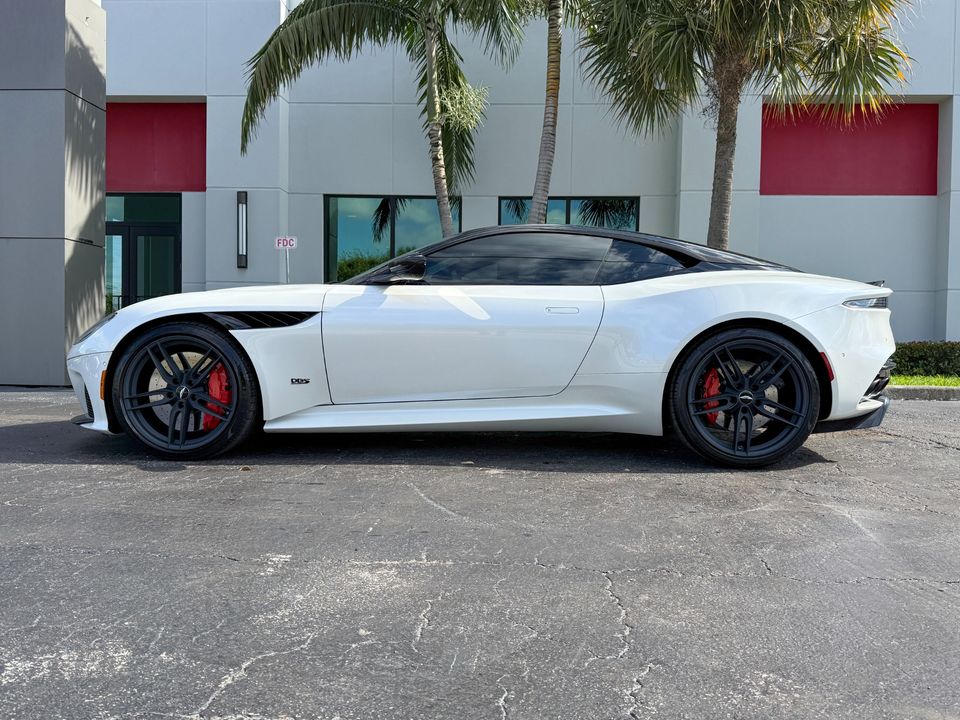 2019 Aston Martin DBS