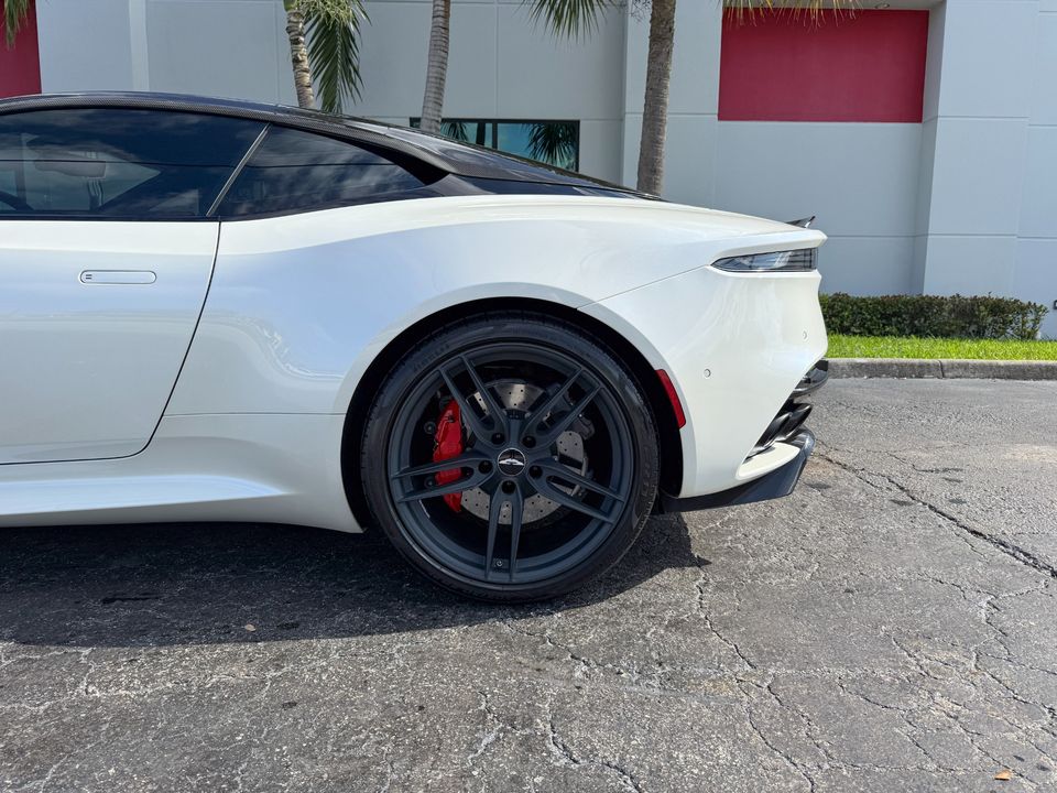 2019 Aston Martin DBS