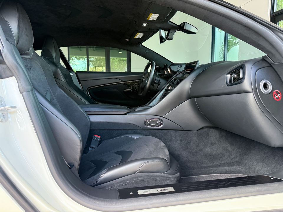 2019 Aston Martin DBS