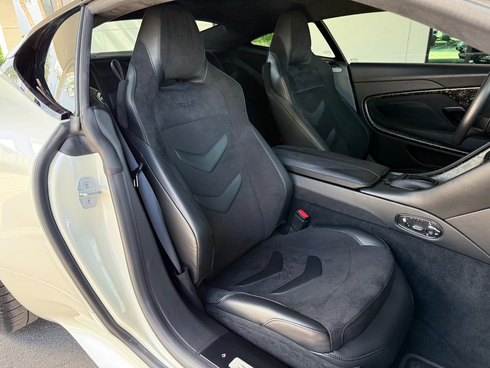 2019 Aston Martin DBS