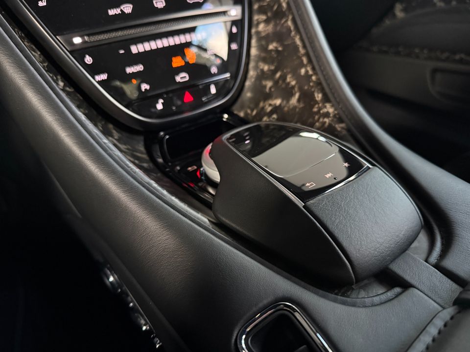 2019 Aston Martin DBS