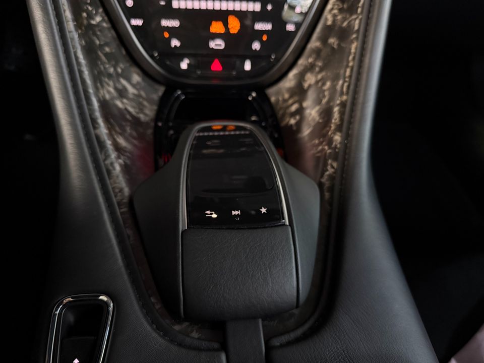 2019 Aston Martin DBS