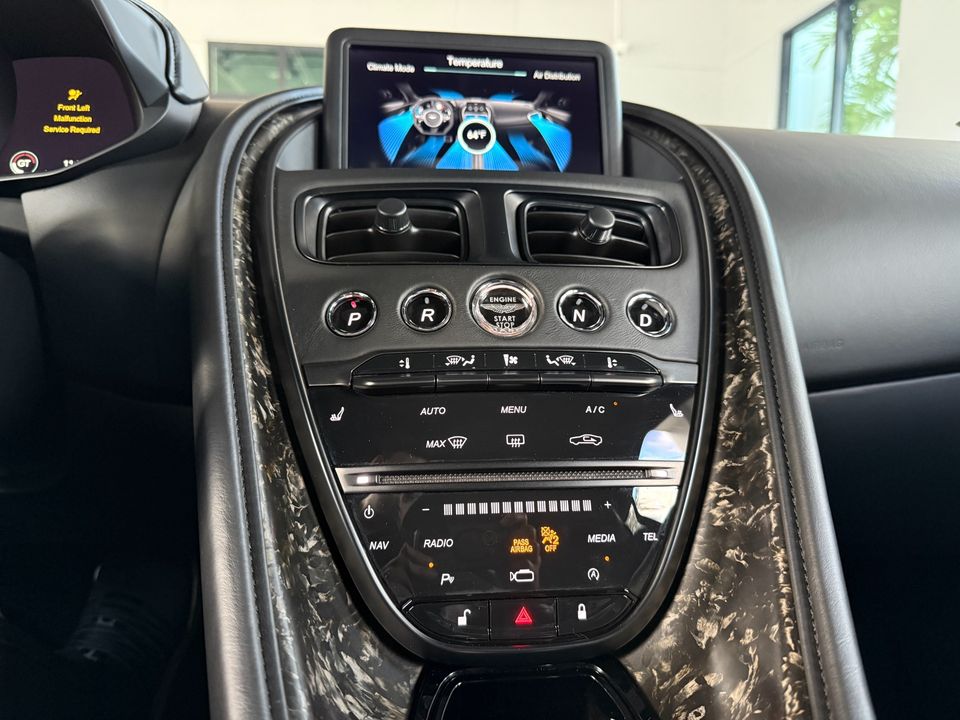 2019 Aston Martin DBS