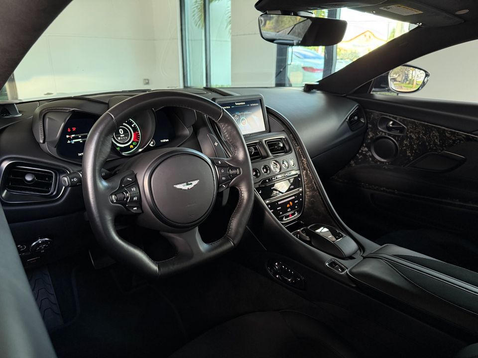 2019 Aston Martin DBS