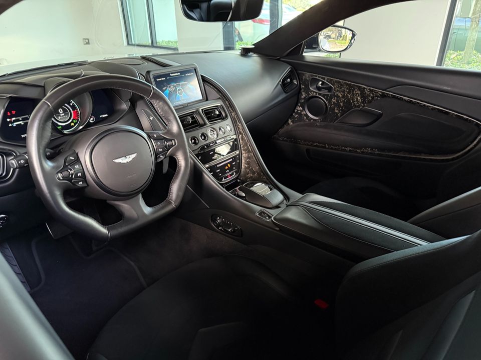 2019 Aston Martin DBS