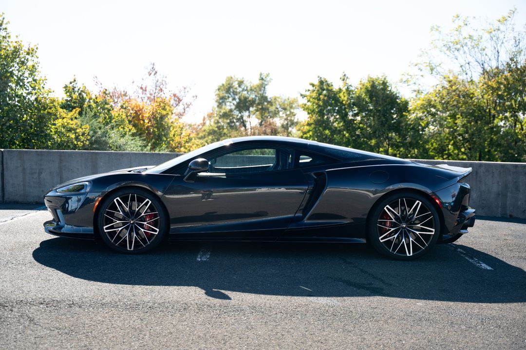 2022 McLaren GT