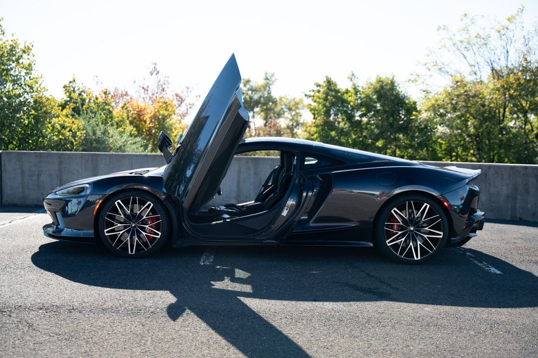 2022 McLaren GT