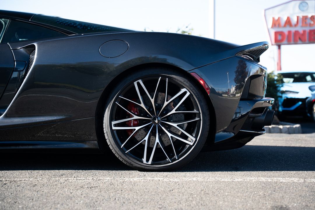 2022 McLaren GT