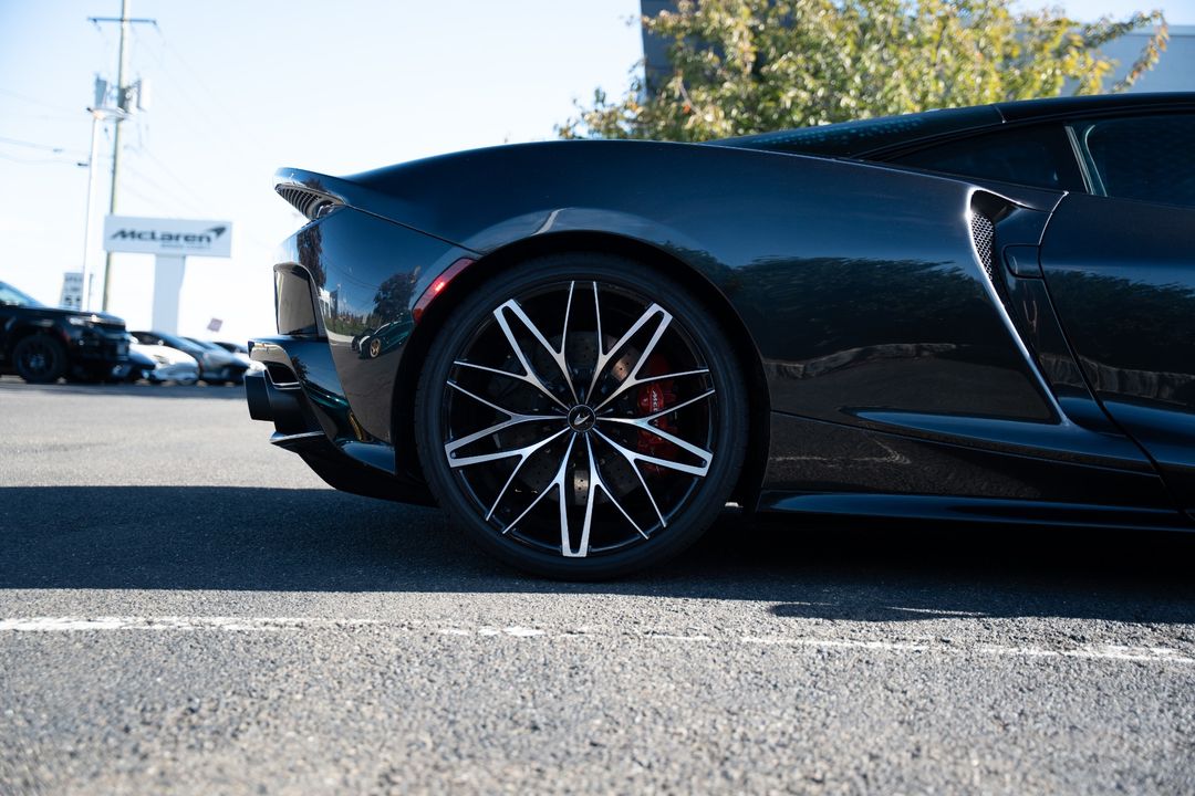2022 McLaren GT