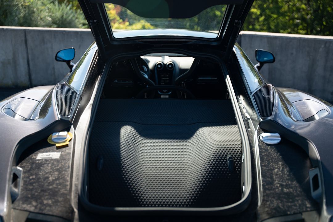 2022 McLaren GT