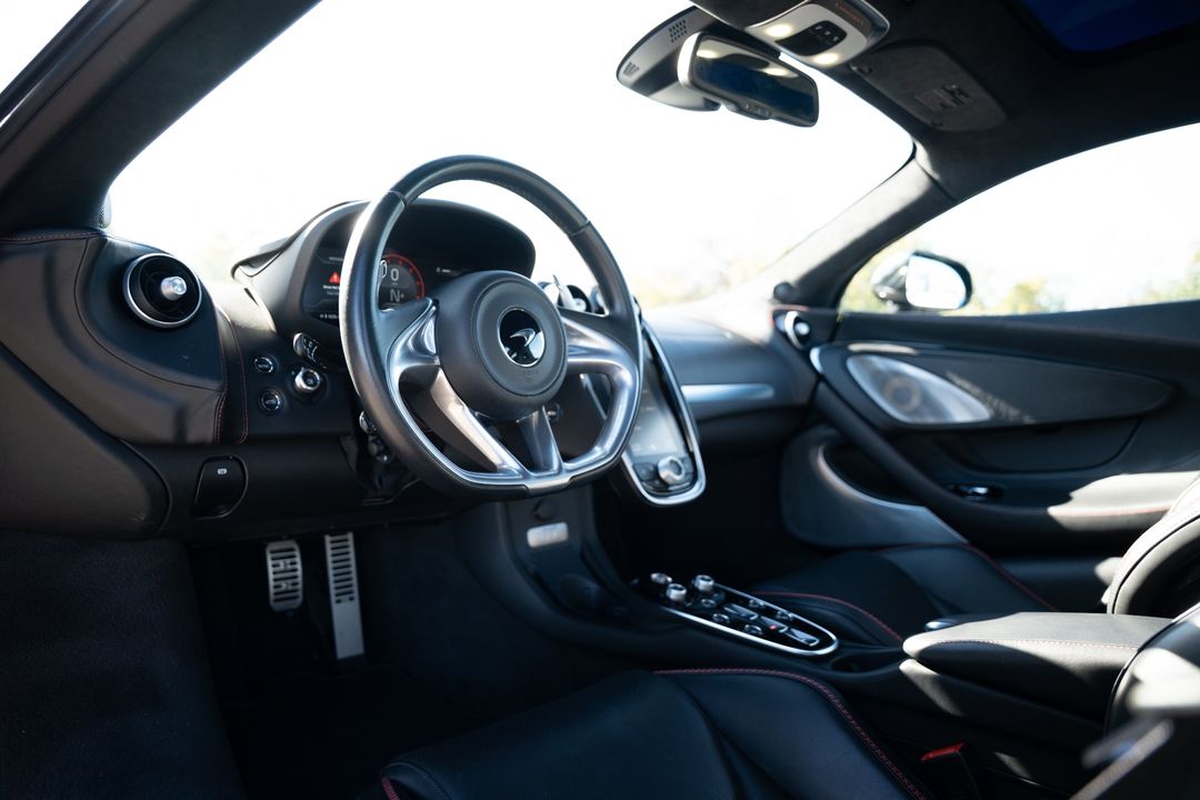 2022 McLaren GT