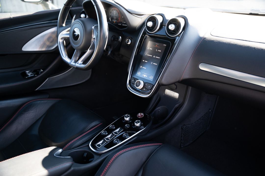 2022 McLaren GT