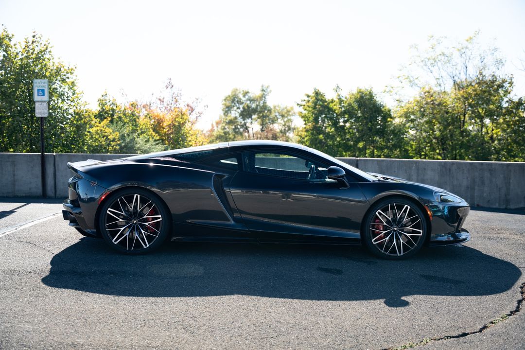 2022 McLaren GT