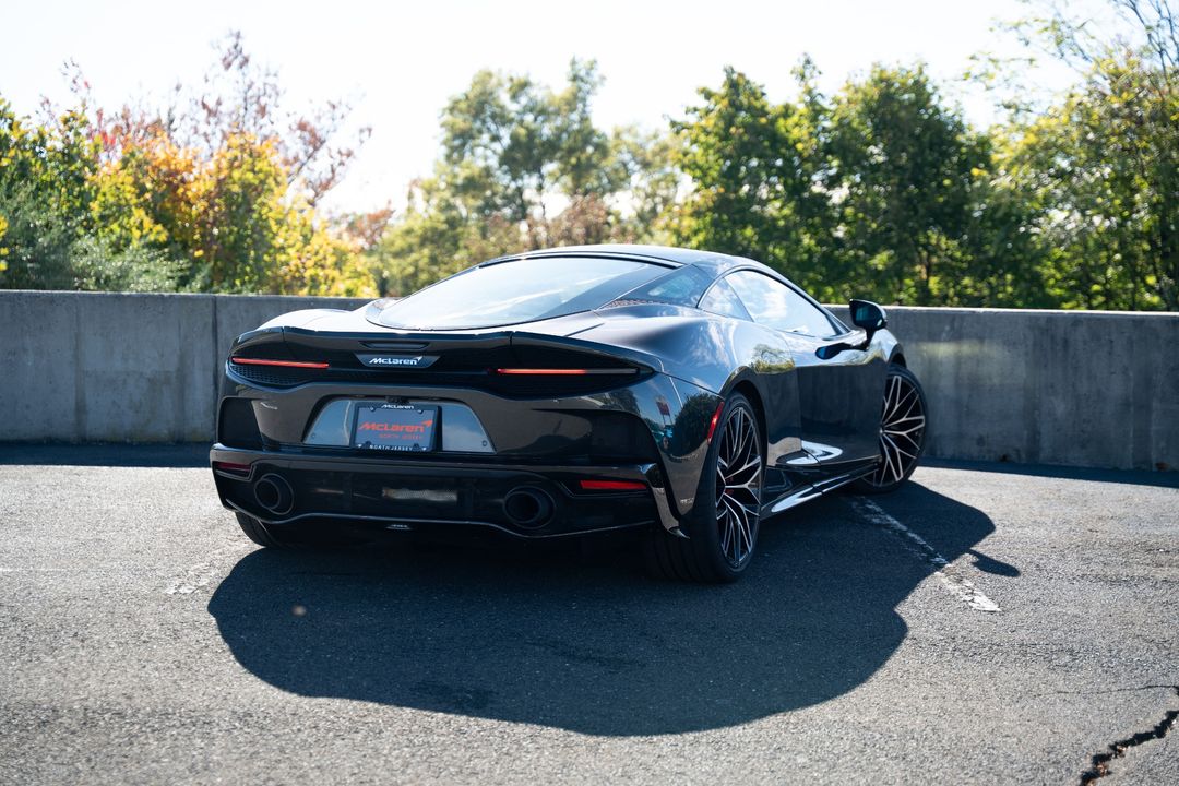 2022 McLaren GT