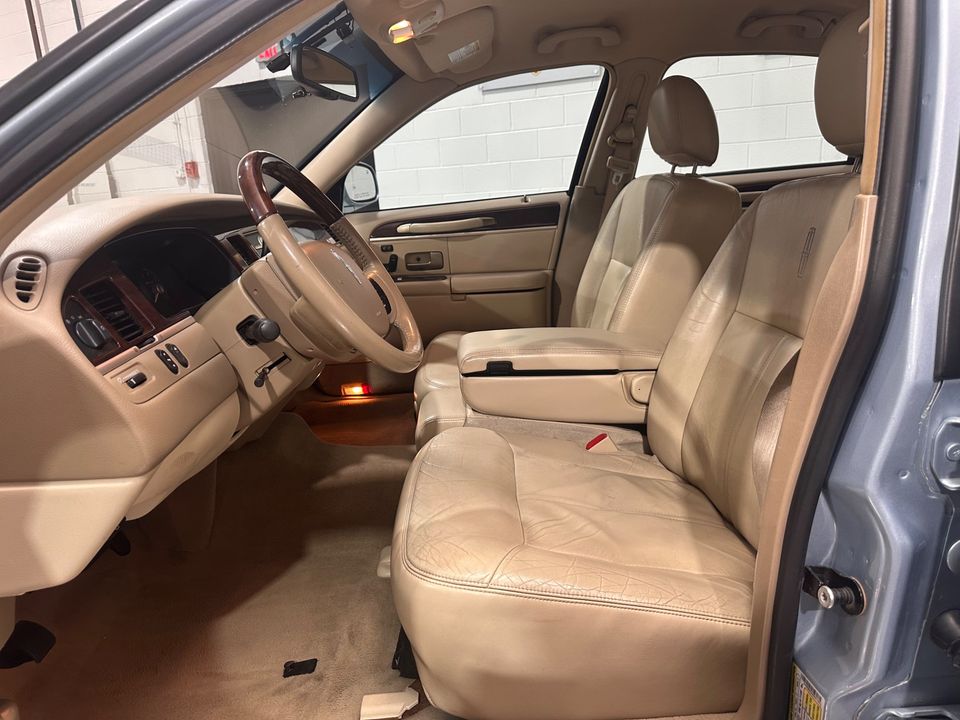 2009 Lincoln Town Car
