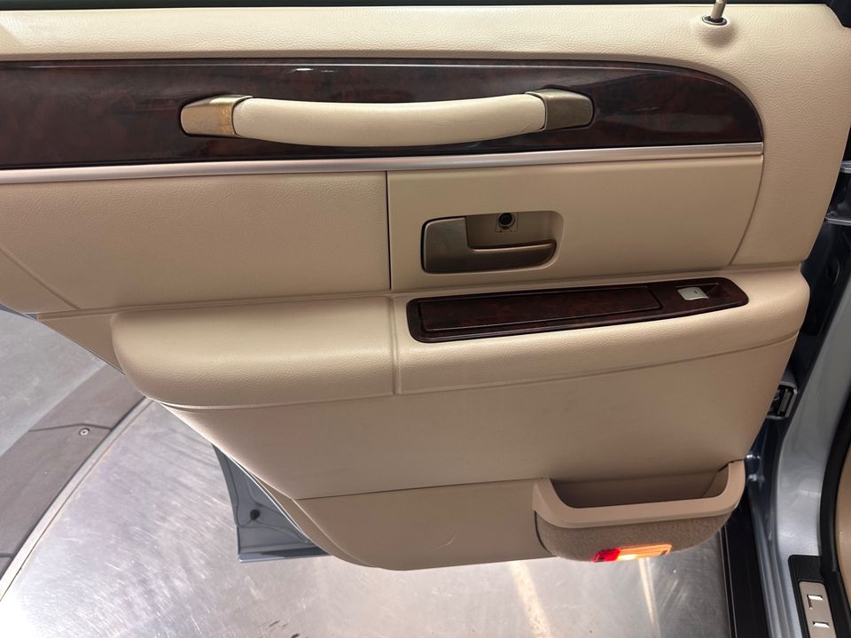 2009 Lincoln Town Car