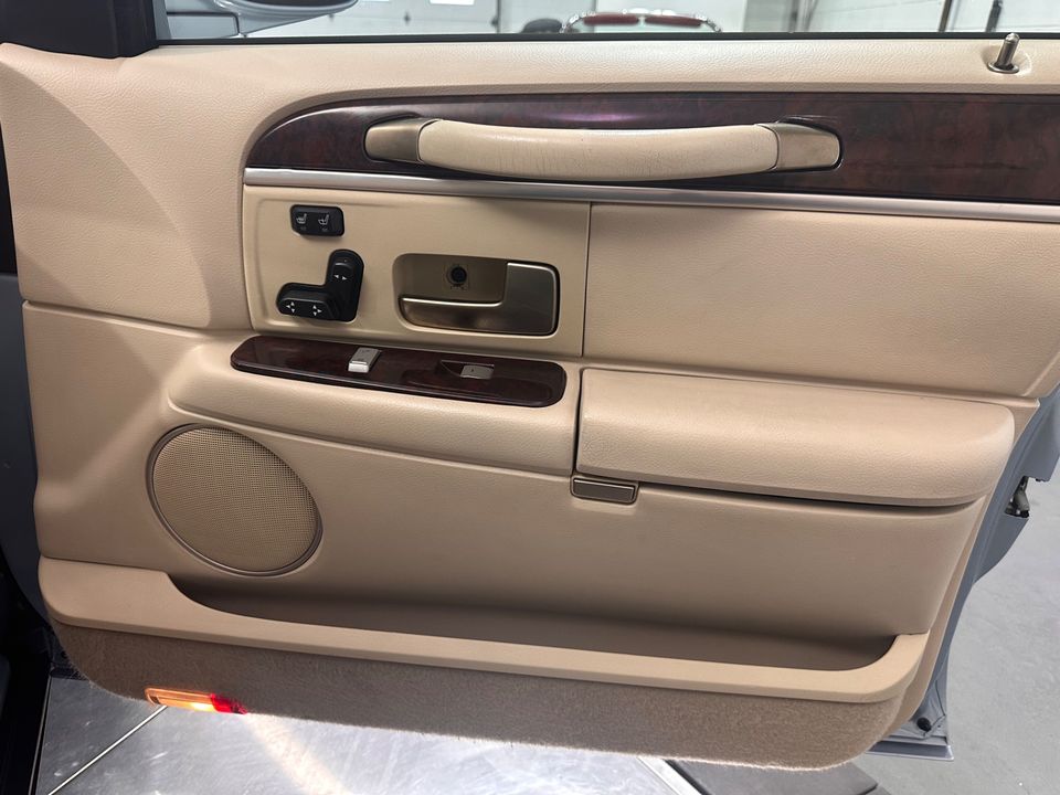 2009 Lincoln Town Car