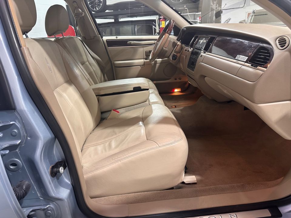 2009 Lincoln Town Car
