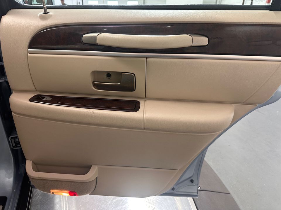 2009 Lincoln Town Car