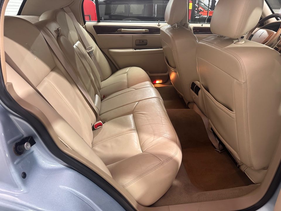 2009 Lincoln Town Car