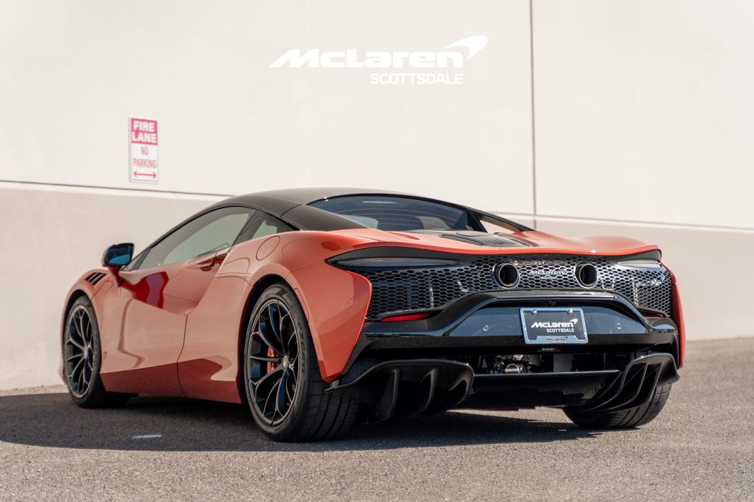 2024 MCLAREN ARTURA