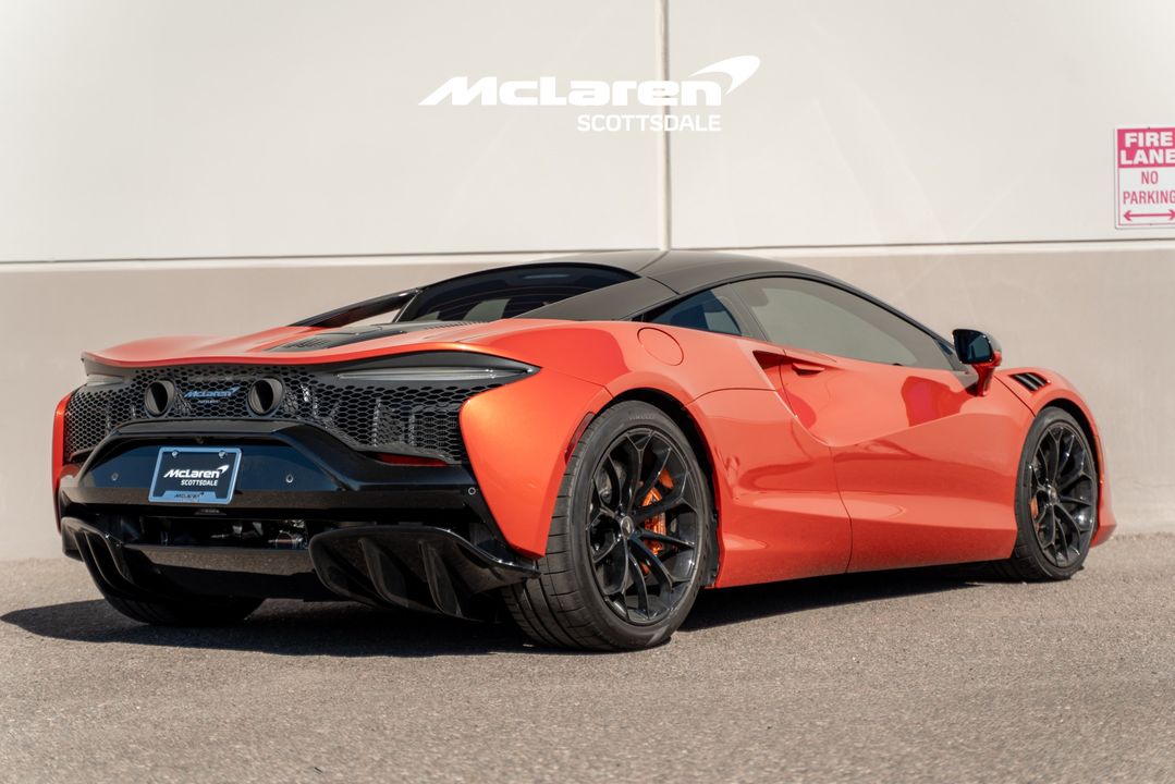 2024 MCLAREN ARTURA