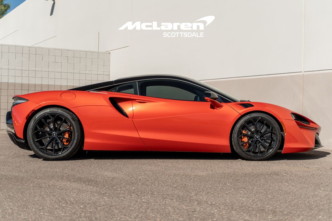 2024 MCLAREN ARTURA