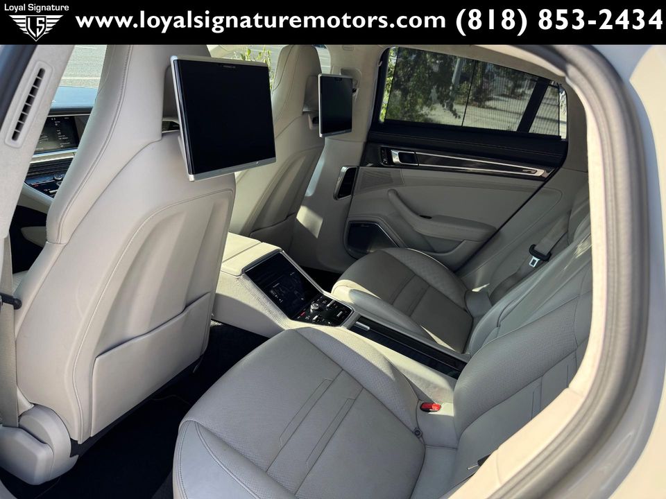 2017 Porsche Panamera