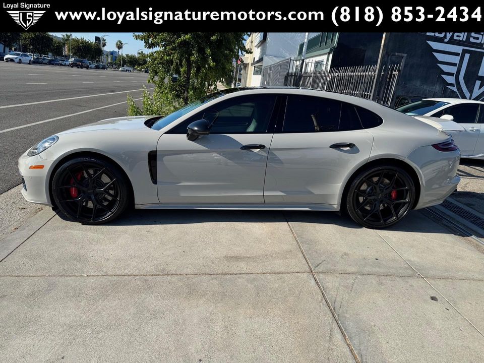 2017 Porsche Panamera