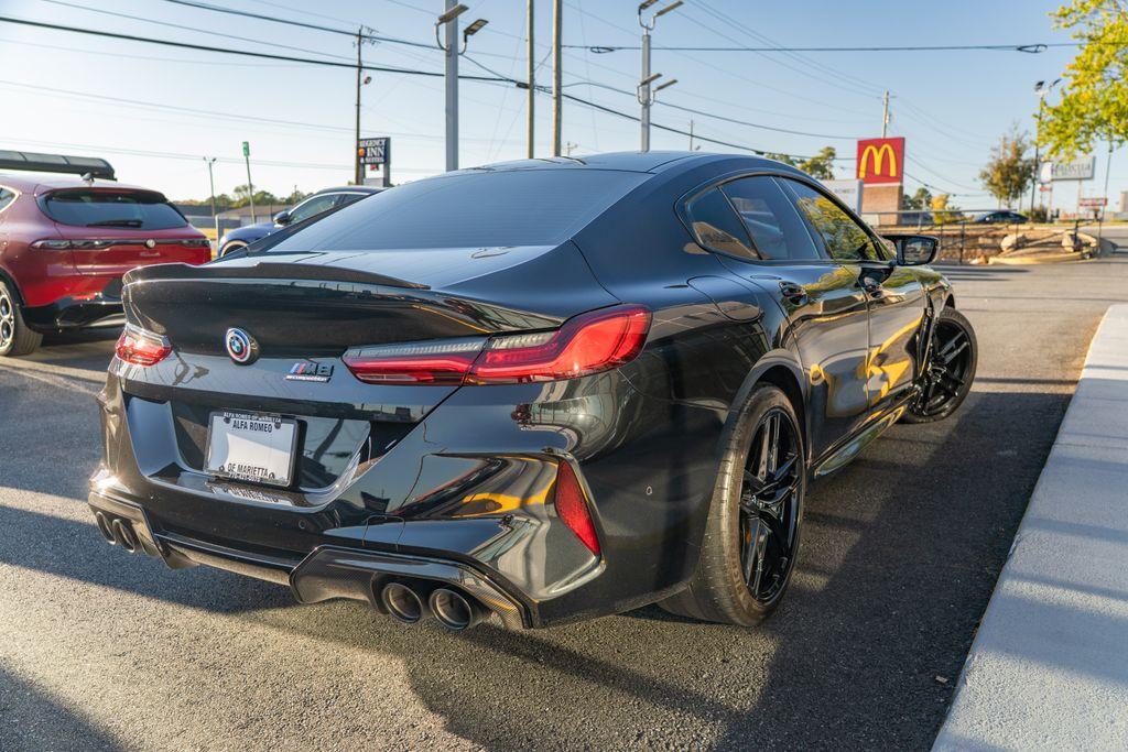 2023 BMW M8