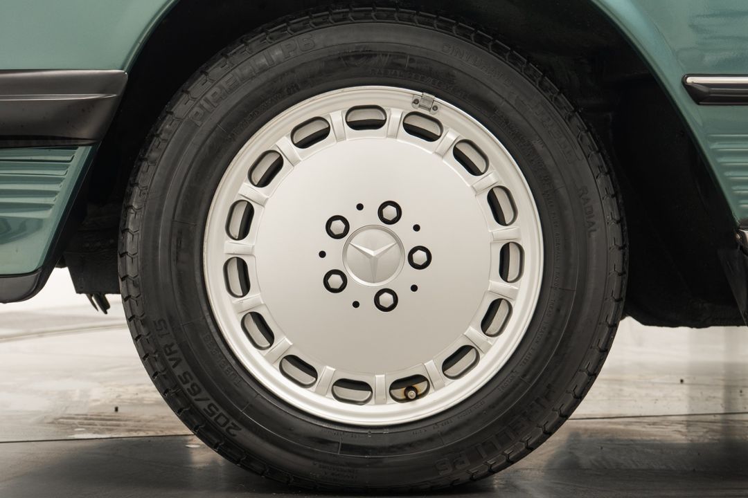 1989 Mercedes-Benz 560 SL