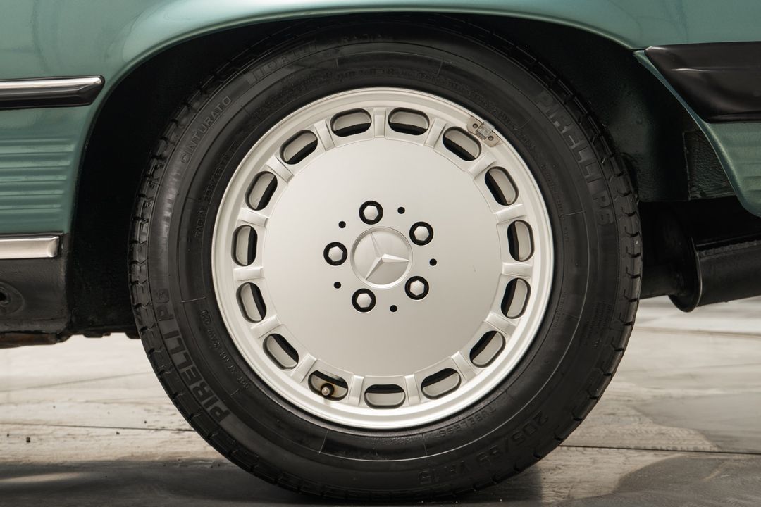 1989 Mercedes-Benz 560 SL