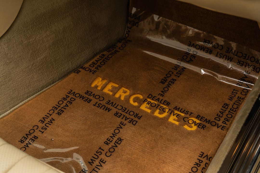 1989 Mercedes-Benz 560 SL