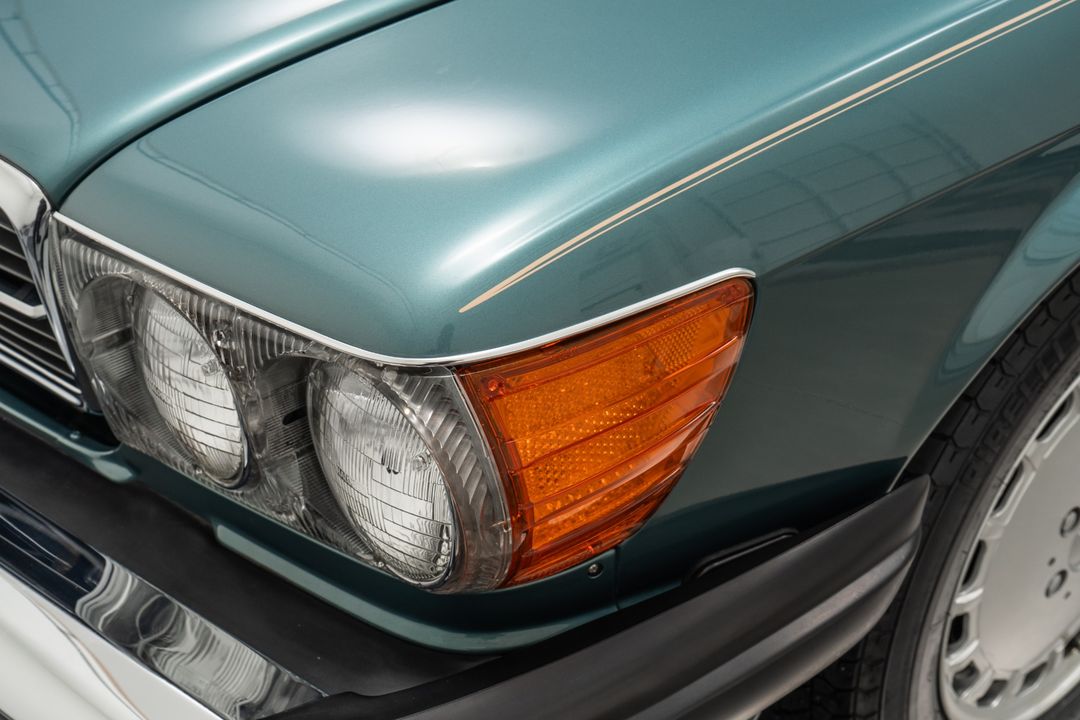 1989 Mercedes-Benz 560 SL