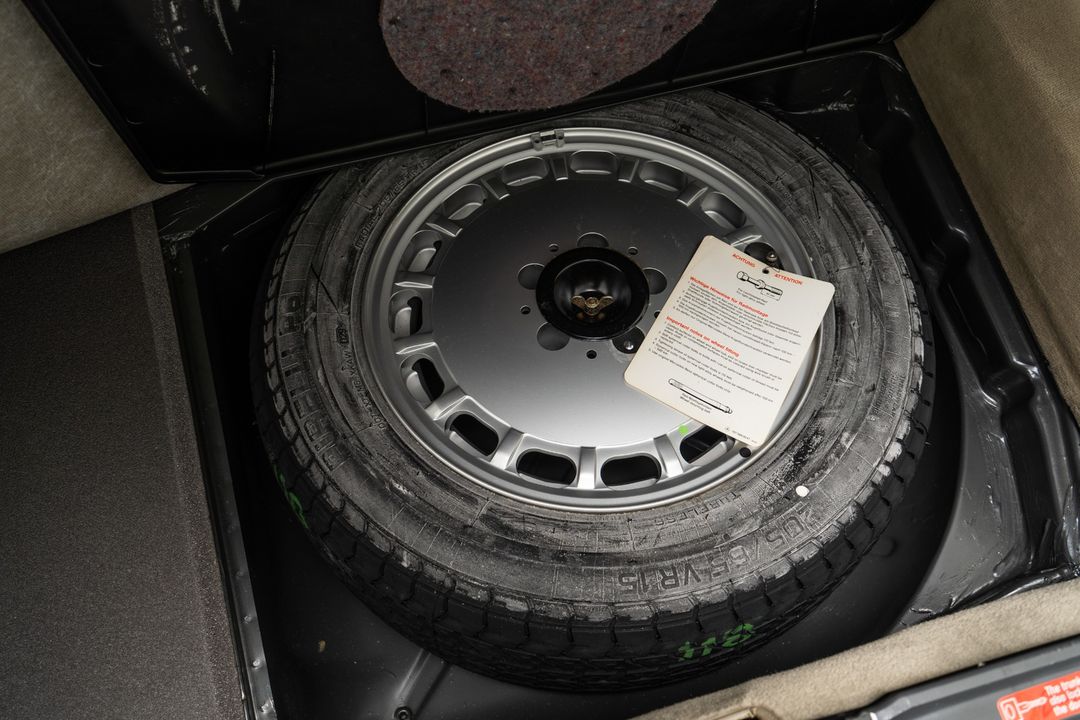 1989 Mercedes-Benz 560 SL