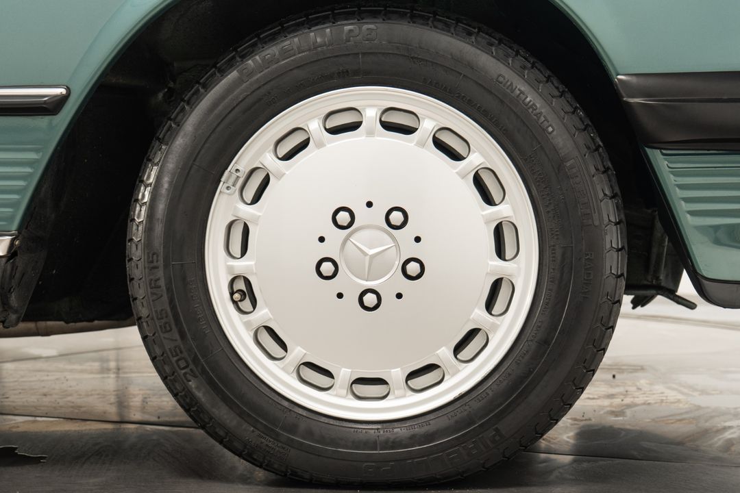 1989 Mercedes-Benz 560 SL