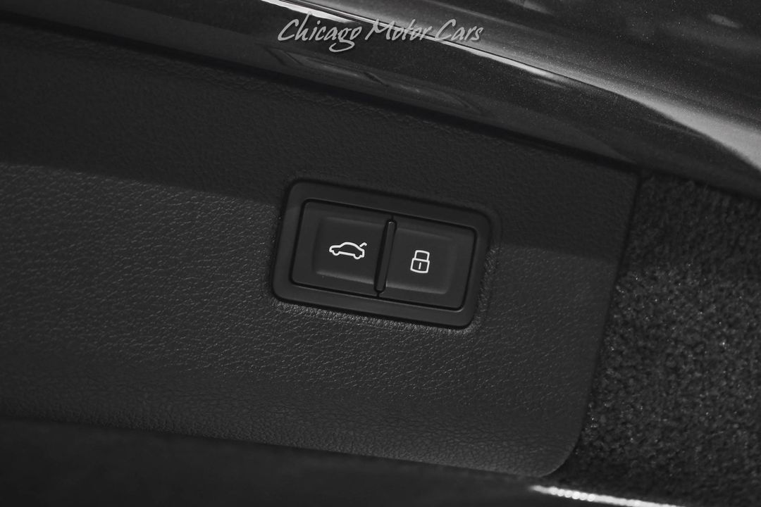 2023 Bentley Bentayga EWB
