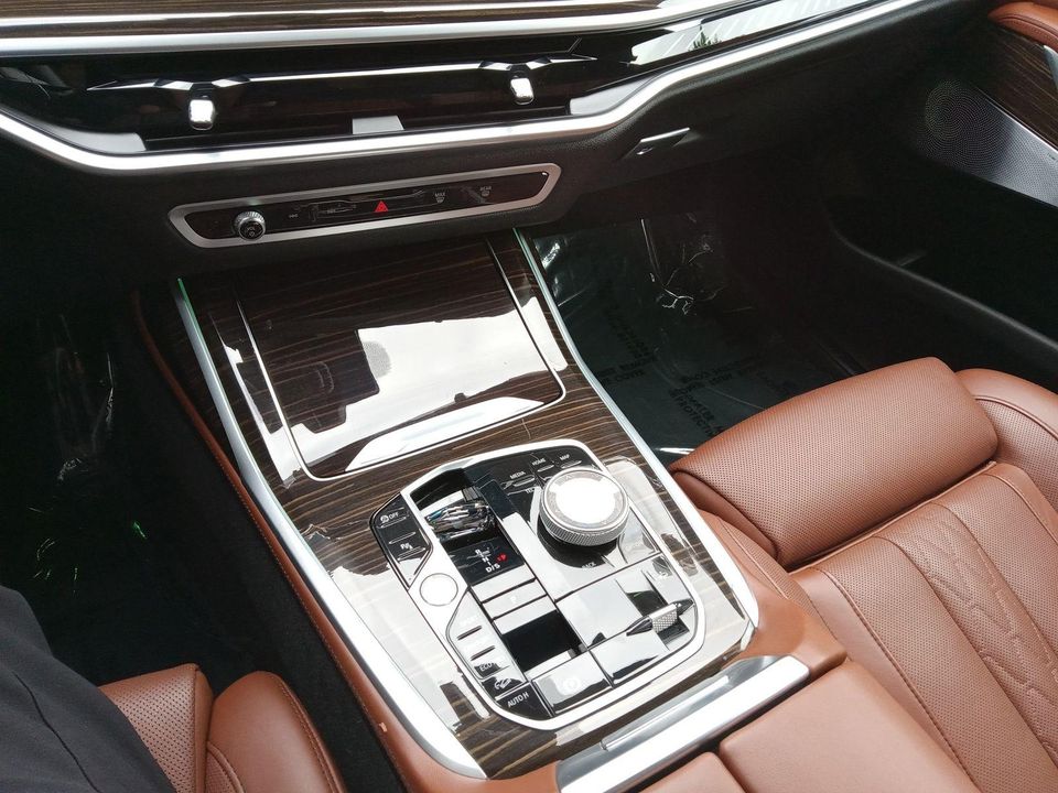 2024 BMW X7