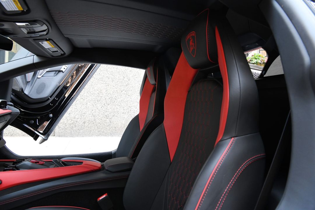 2024 Lamborghini Revuelto