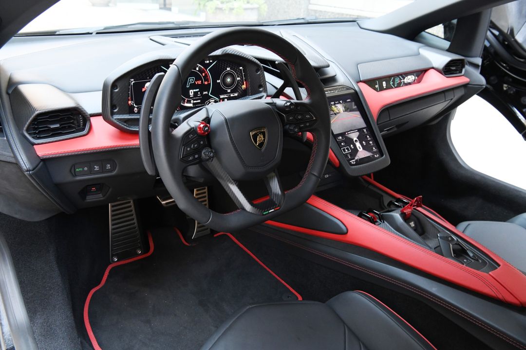 2024 Lamborghini Revuelto