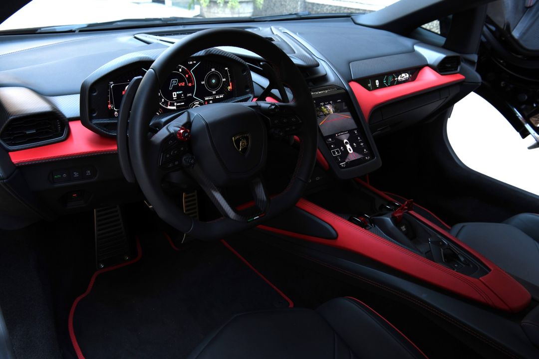 2024 Lamborghini Revuelto