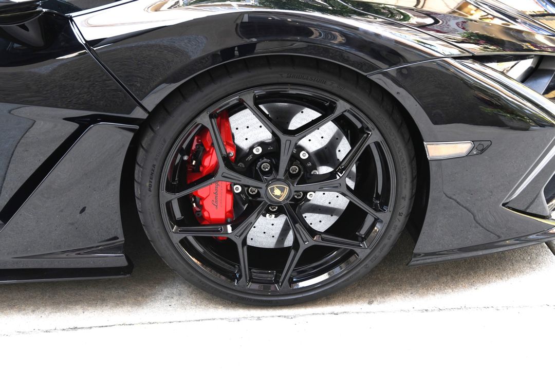 2024 Lamborghini Revuelto