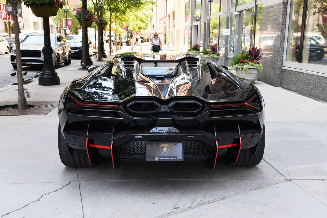 2024 Lamborghini Revuelto