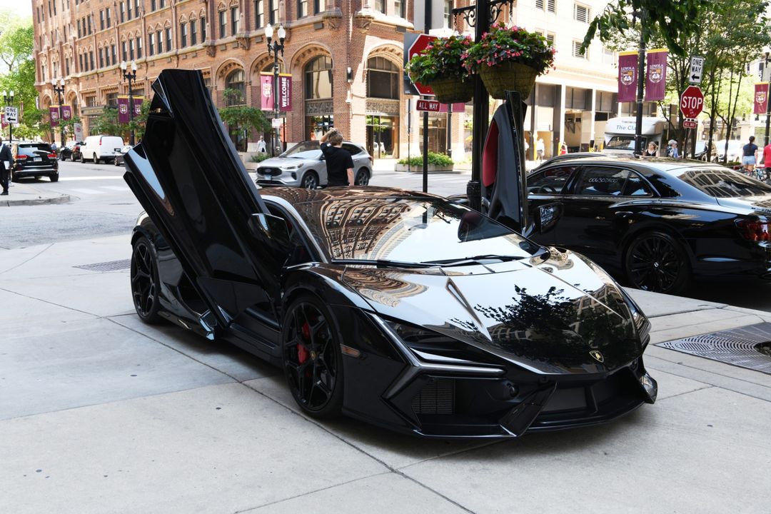 2024 Lamborghini Revuelto