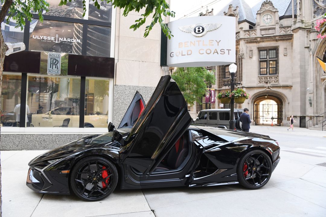2024 Lamborghini Revuelto