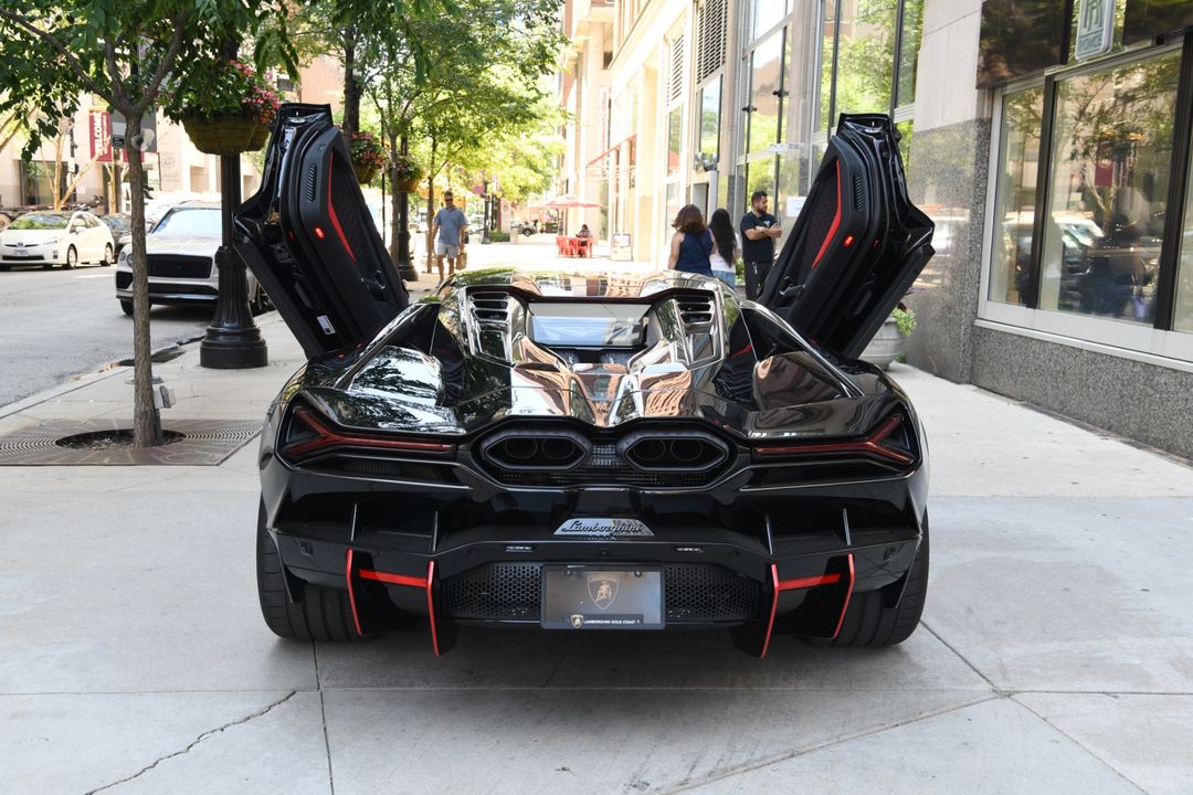 2024 Lamborghini Revuelto